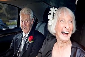 World’s Oldest Couple Married After 30-Year Wait World’s Oldest Couple Married After 30-Year Wait